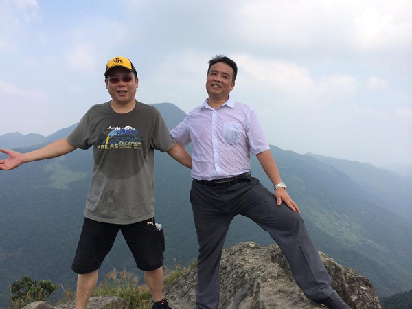 强光手电筒厂家