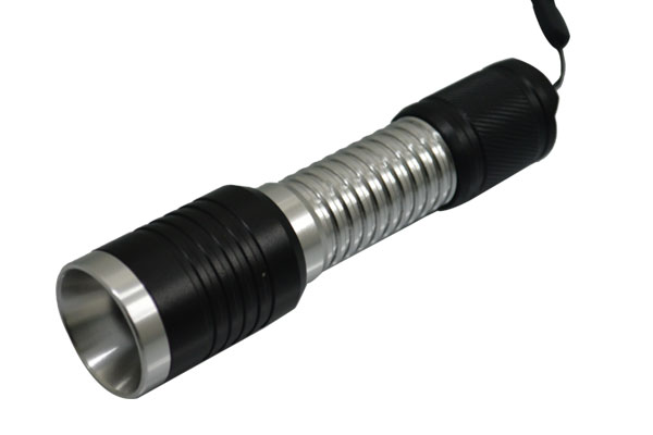 厂家直销仿不锈钢大功率 聚光cree t6强光充电手电筒